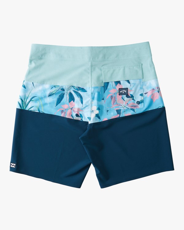Billabong (2-7) Tribong Pro Boardshorts 13