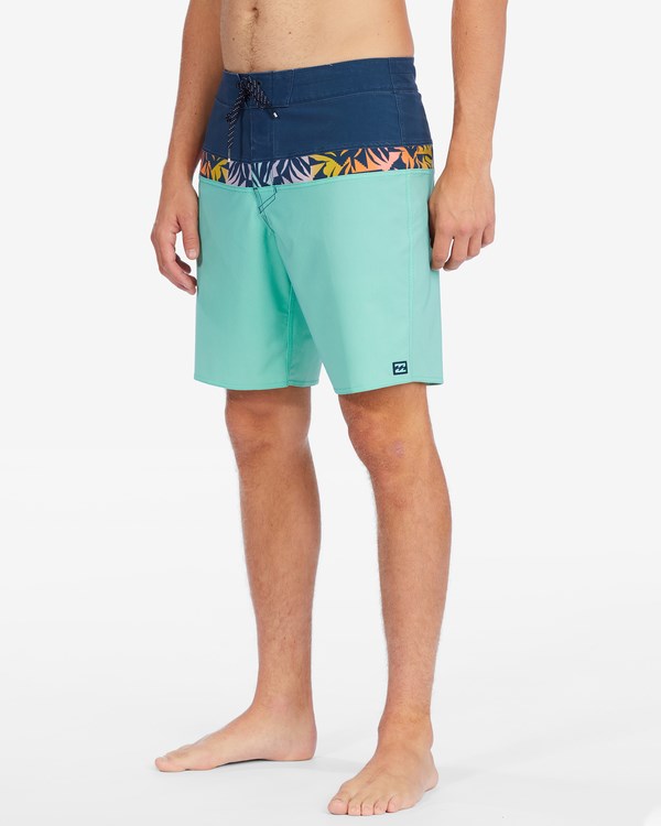 Billabong Momentum Pro Boardshorts 19